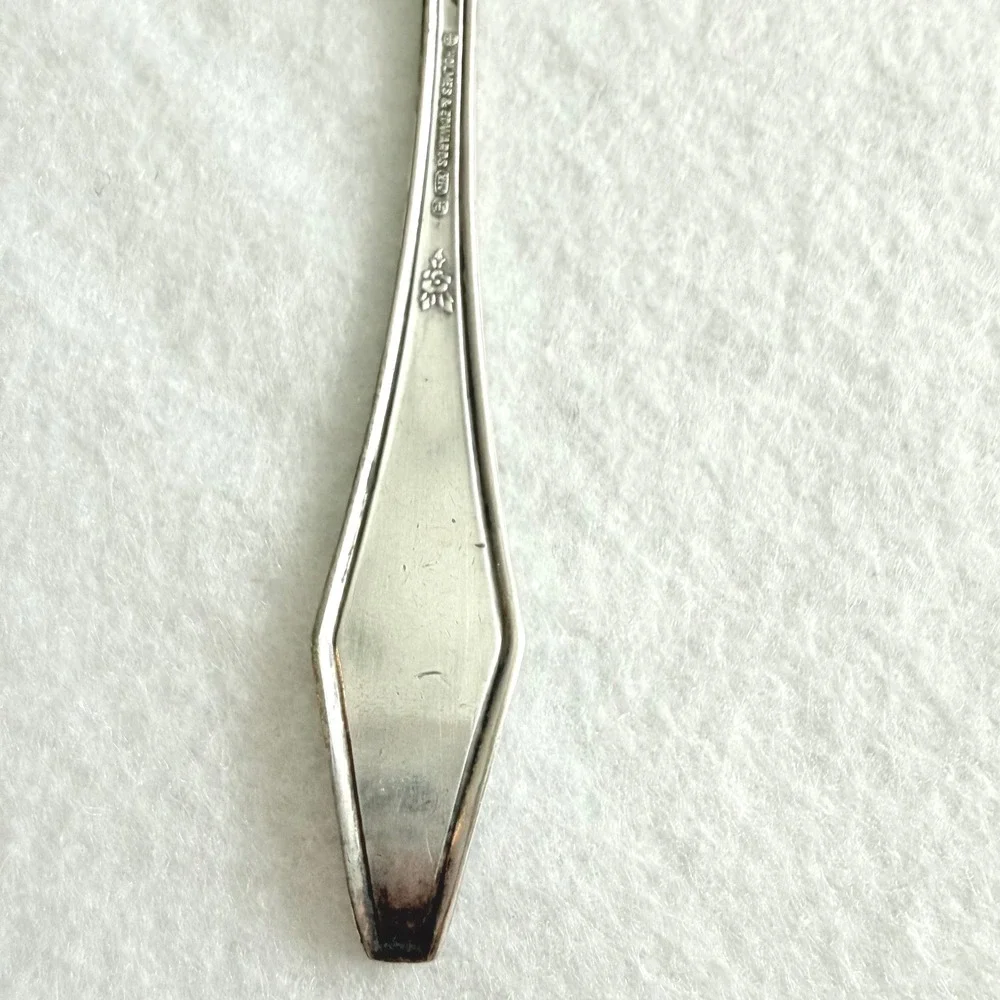 Antique Holmes & Edwards XII Silverplate Butter Knife 1920 Monogram‎ D